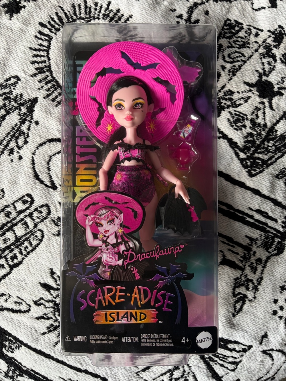 NEW IN BOX Monster High Scare-Adise Island Draculaura